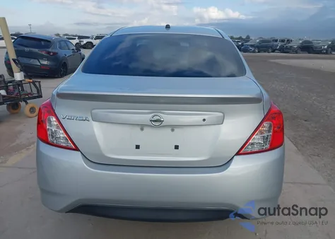 2015 Nissan Versa 1.6 S z USA, uszkodzony, nr VIN 3N1CN7AP7FL819783